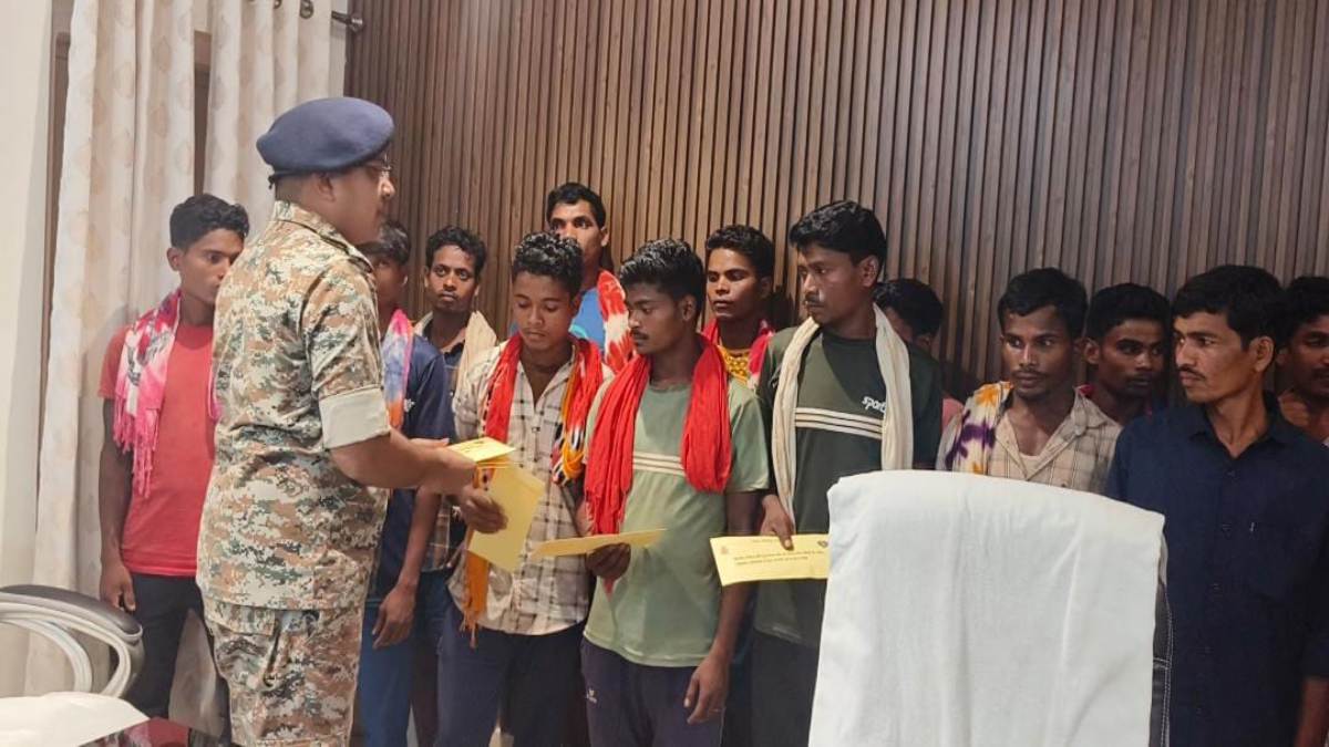 छत्तीसगढ़ में नक्सलियों के खिलाफ कार्रवाई का असर, 33 ने किया आत्मसमर्पण…