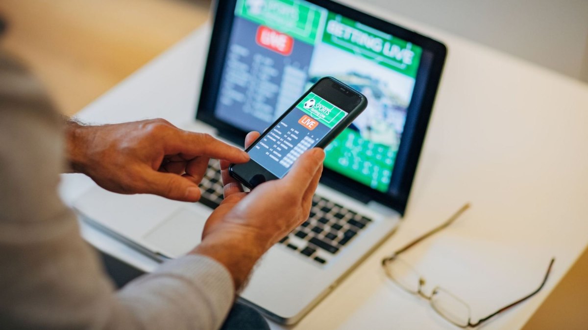 SEBI on Online Betting: ऑनलाइन सट्टेबाजी को लेकर एक्शन मोड में सेबी, रियल टाइम डेटा ये गाइडलाइन जारी..