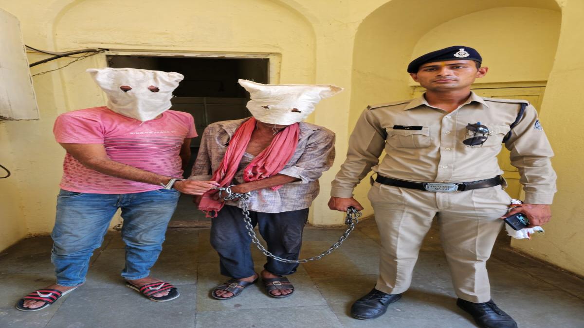ईरानी गैंग के दो बदमाश चढ़े पुलिस के हत्थेः सराफा दुकान से सोने की अंगूठियों से भरी थैली किया था पार