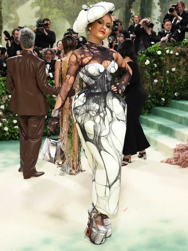 Met Gala 2024: इन भारतीय हस्तियों ने रेड कार्पेट पर दिखाया अपना जलवा, क्या थी इस साल की थीम