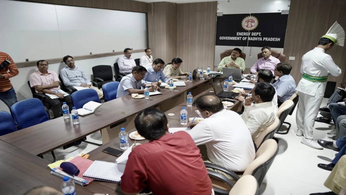 बिजली कटौती पर ऊर्जा मंत्री नाराज: अधिकारियों से कहा- आपके घर एक घंटे बिजली बंद रहेगी तो कैसा लगेगा ? अफसरों को कह दी ये बड़ी बात