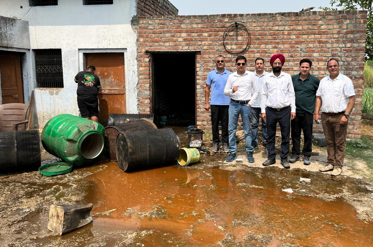 आबकारी विभाग ने दर्ज की 1058 एफआईआर, 937 गिरफ्तार, 16,965 लीटर अवैध शराब पकड़ी