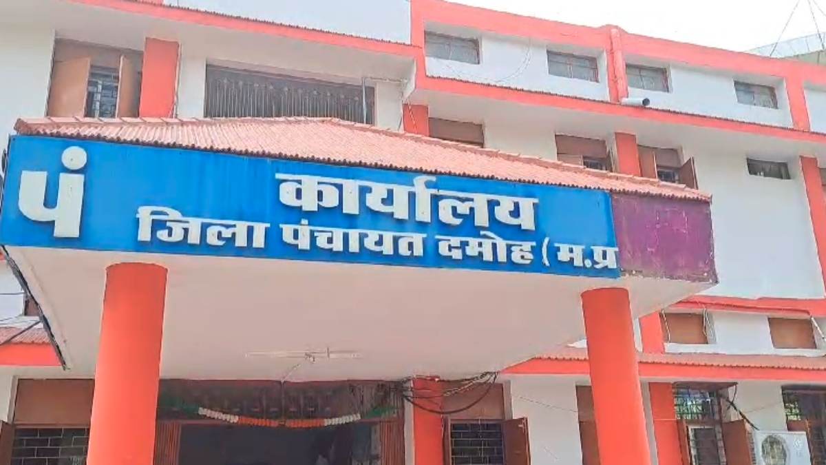 बड़ी कार्रवाई: परियोजना अधिकारी समेत 10 कर्मचारियों की सेवा समाप्त, ये है पूरा मामला
