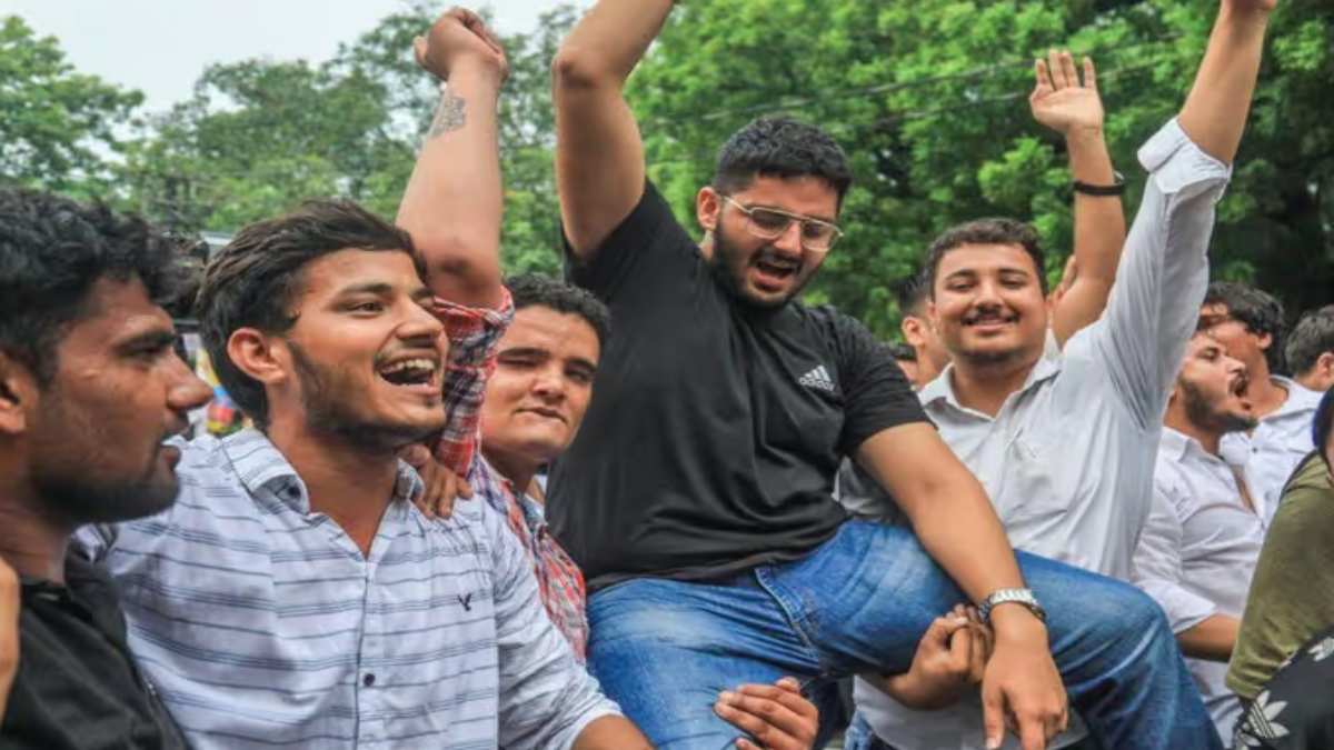 MP में छात्रसंघ चुनाव: कांग्रेस ने की प्रत्यक्ष प्रणाली से चुनाव कराने की मांग, BJP बोली- युवाओं को मंच प्रदान करने सरकार पूरी तरह तैयार