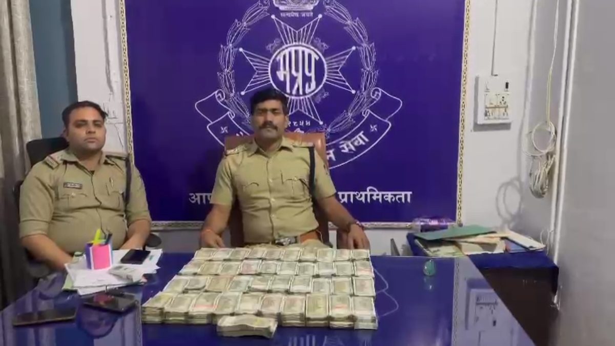 Morena में पुलिस और FST की कार्रवाई: चेकिंग के दौरान कार से मिले 41 लाख, यहां छिपा रखा था नोटों का जखीरा