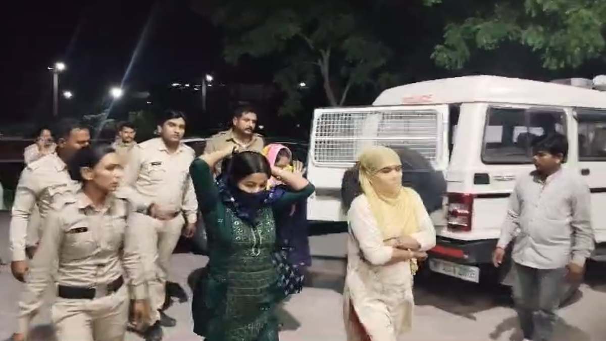 सेक्स रैकेट का भंडाफोड़: 3 युवतियां और दो युवक गिरफ्तार, ढाबे में चल रहा था जिस्मफरोशी का धंधा