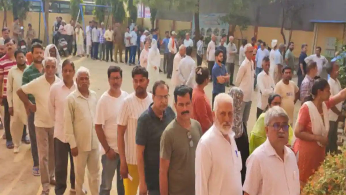 UP Lok Sabha Election Phase 5: 14 सीटों पर अब तक इतने फीसदी हुआ मतदान, जानें कहां सबसे ज्यादा और सबसे कम पड़े वोट