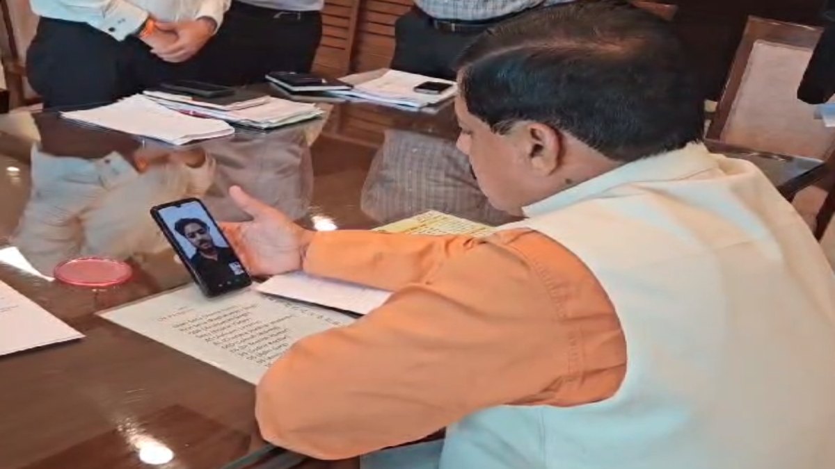 किर्गिस्तान में भारतीय छात्रों पर हमला: CM मोहन ने विद्यार्थियों से की बात, सुरक्षा का दिलाया भरोसा