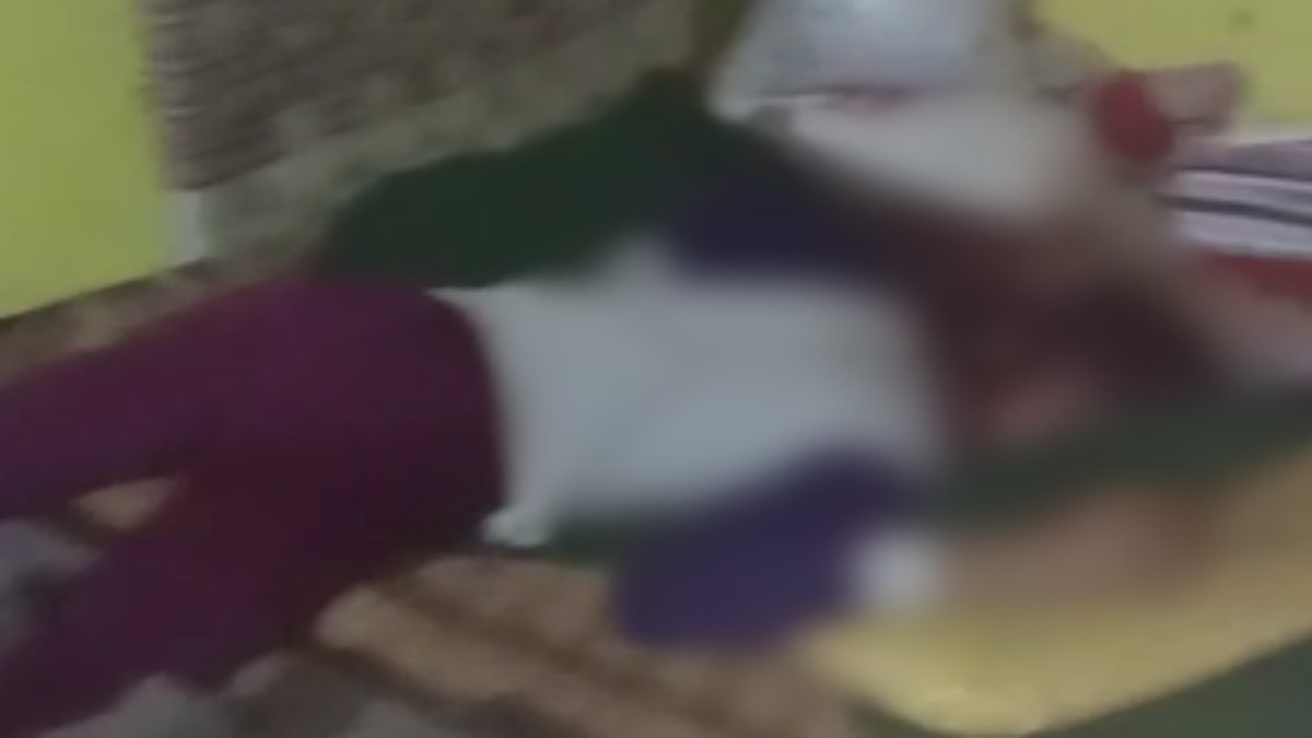 CG Crime: दोस्तों से बातचीत करने पर बड़े भाई ने रोका, छोटी बहन ने कुल्हाड़ी से वार कर उतारा मौत के घाट