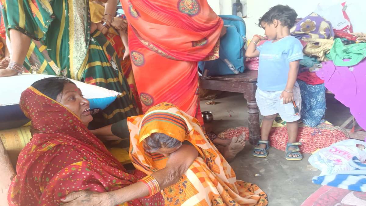 UP News : संदिग्ध परिस्थितियों में मिली 25 साल की महिला की लाश, जांच में जुटी पुलिस