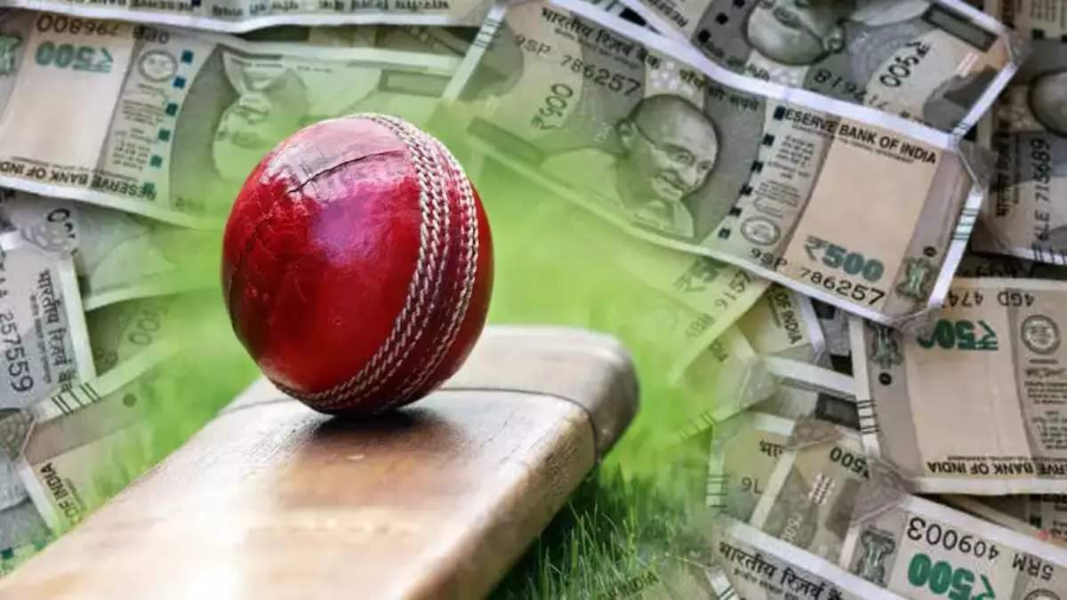 IPL मैचों में सट्टा खिलाते 1 गिरफ्तार, मोबाइल समेत डेढ़ लाख से ज्यादा कैश जब्त