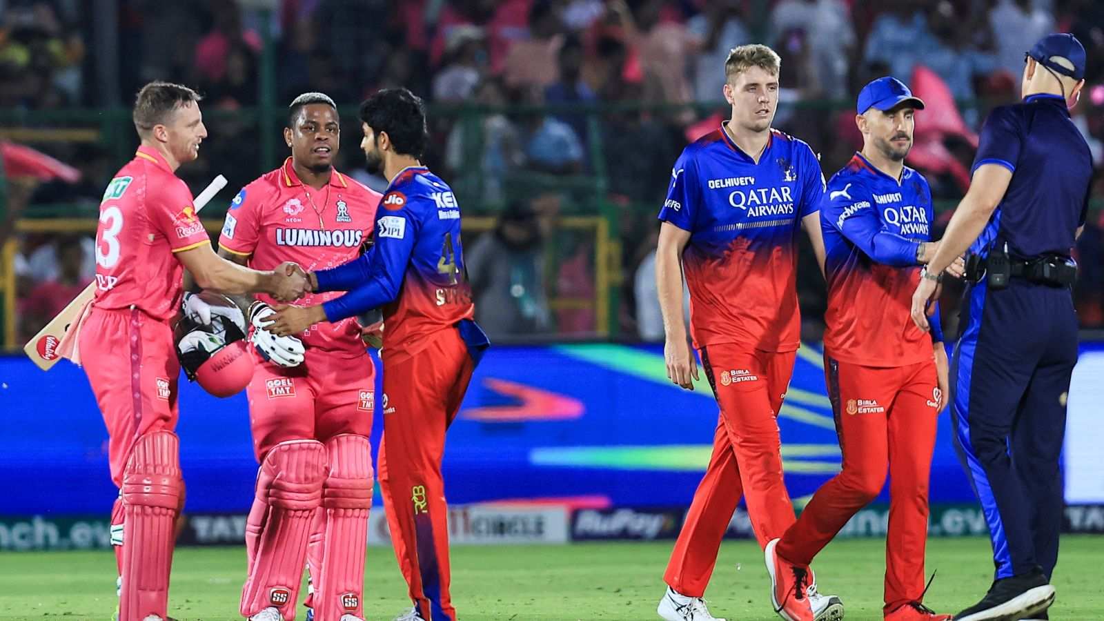 IPL 2024, RR vs RCB: राजस्थान ने बेंगलुरु के खिलाफ टॉस जीतकर गेंदबाजी का किया फैसला, बारिश की वजह से धुला मैच तो क्या होगा? जानें क्या है नियम