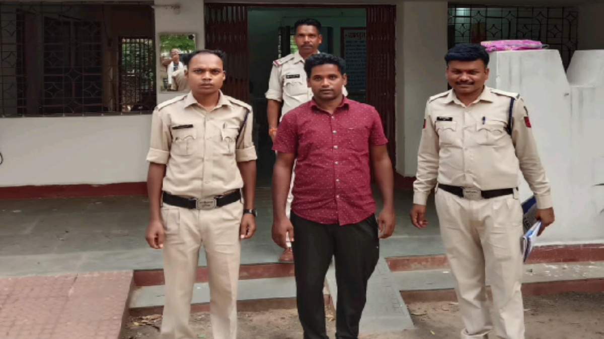 CG CRIME : नाबालिग का अपहरण कर उसके साथ जबरन दुष्कर्म, पीड़िता को पुलिस ने आरोपी के घर से किया बरामद