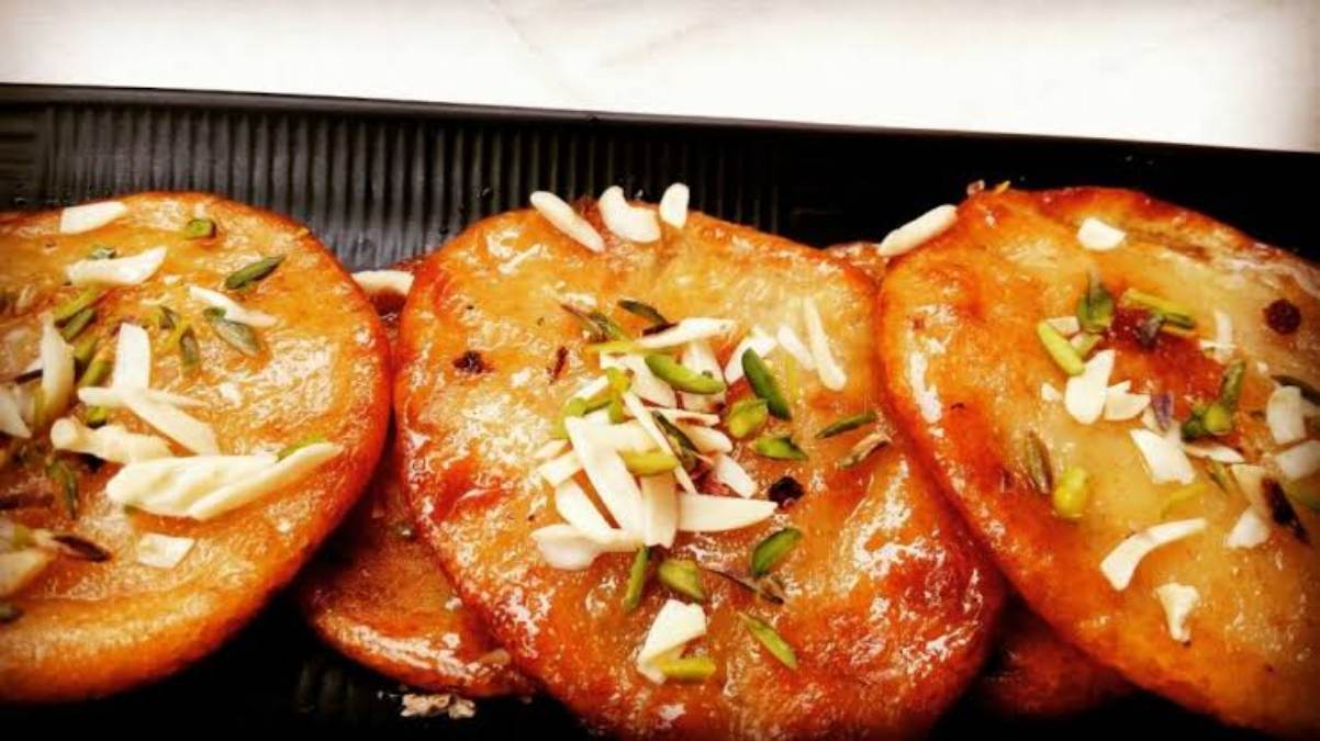 Today’s Recipe : घर के छेने से बनाएं स्वादिष्ट मालपुआ, यहां जाने इसकी आसान रेसिपी …