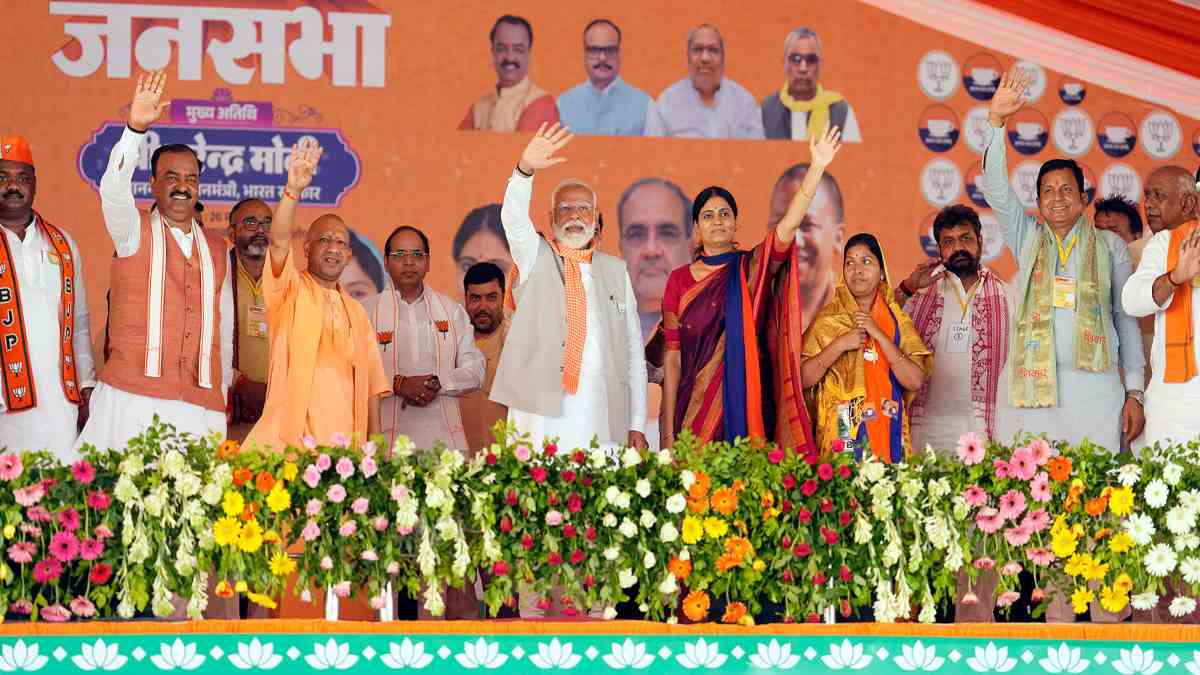 Lok Sabha Election : ‘अच्छे-अच्छों की गर्मी उतारने में एक्सपर्ट हैं योगी’, PM माेदी ने जमकर की तारीफ