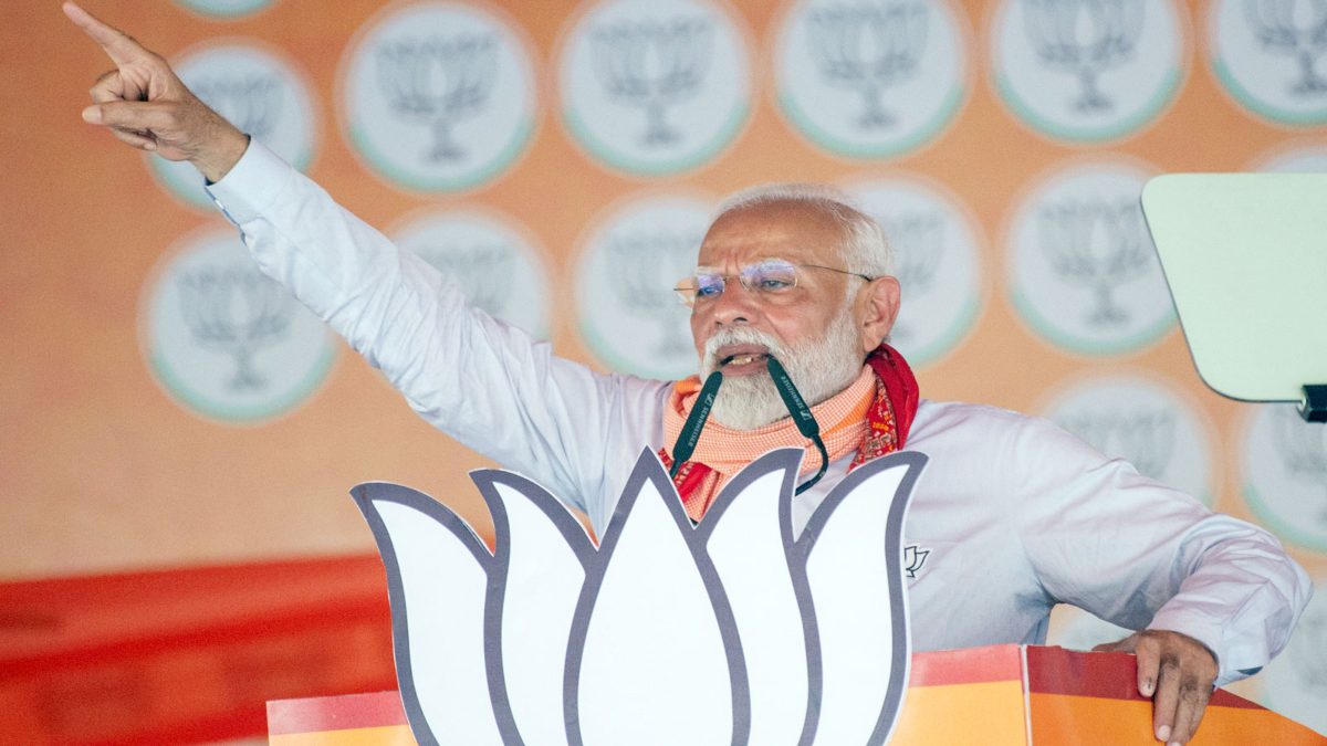 PM मोदी पहुंचे आजमगढ़, कहा – UP में इंडी गठबंधन वालों के लिए एक सीट भी ​जीतना मुश्किल…