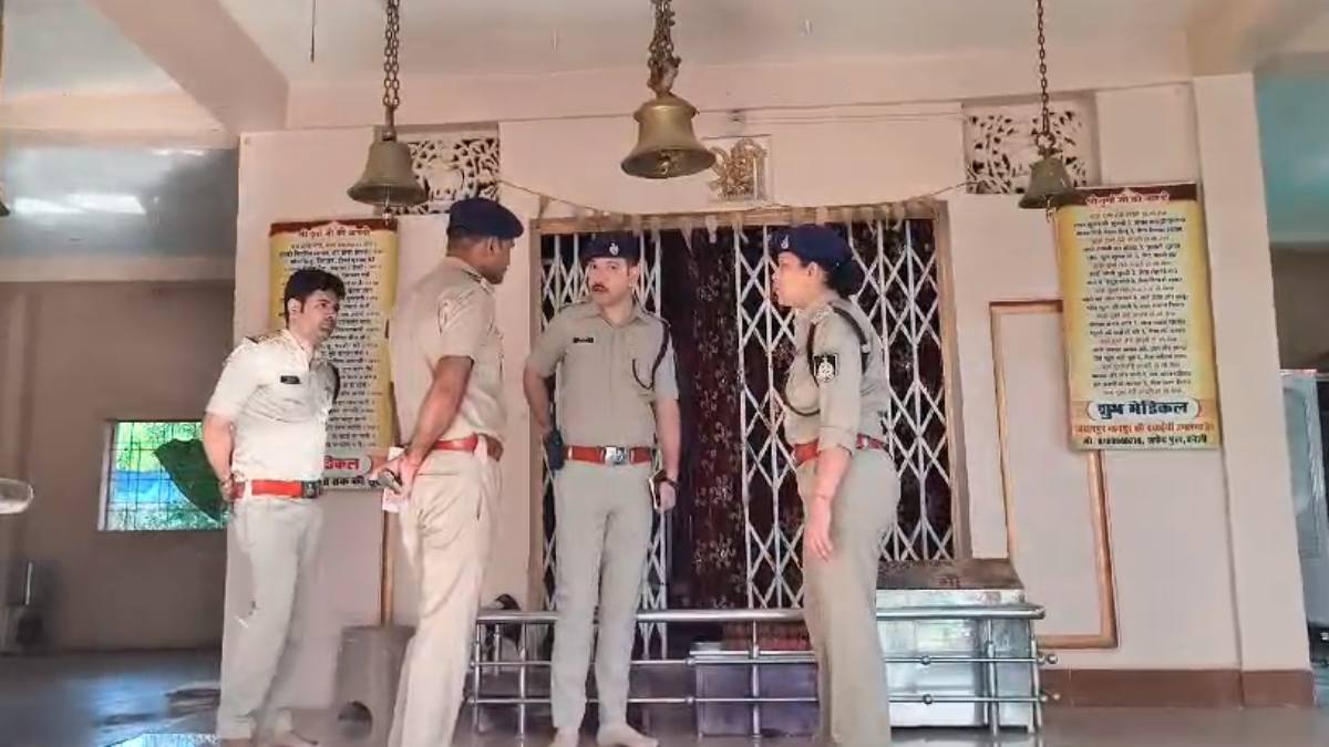 देवी मंदिर के पुजारी की हत्या: खून से लथपथ मिली लाश, इलाके में दहशत का माहौल