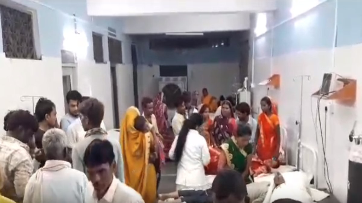MP Road Accident: टोल प्लाजा के पास पलटा वाहन, 11 घायल, तीन की हालत गंभीर