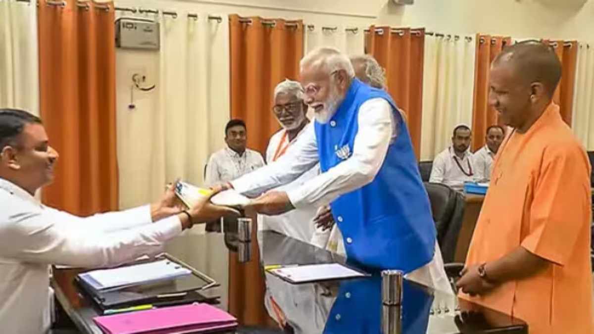 PM मोदी के पास न घर है न गाड़ी न कोई जमीन, हाथ में है सिर्फ 52 हजार कैश और सोने की चार अंगूठियां, जानिए प्रधानमंत्री के पास कितनी है कुल संपत्ति…