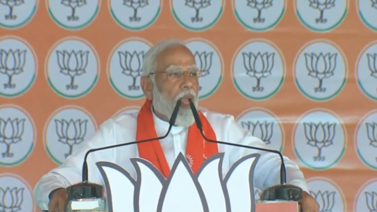 प्रधानमंत्री मोदी ने अखिलेश यादव पर साधा निशाना, कहा- कोरोना में भी उन्होंने झूठ बोलना नहीं छोड़ा…
