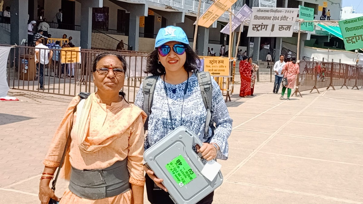 पहली बार बिना लाइन में लगे मतदान दलों को मिली सामग्री, वोटिंग प्रतिशत बढ़ाने जिला प्रशासन ने की यह व्यवस्था