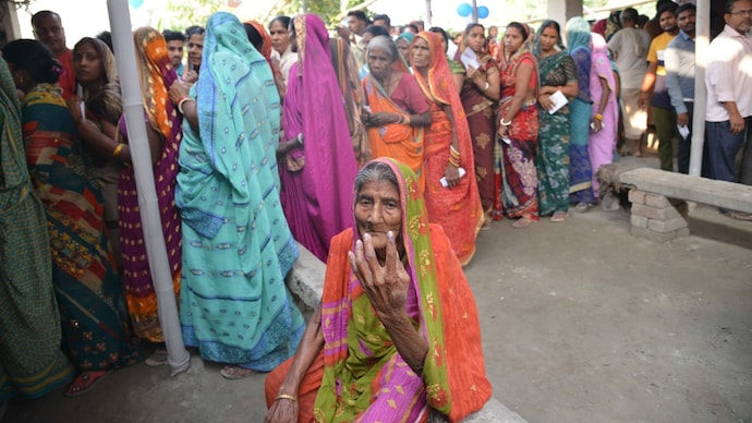 ओडिशा में 6 लोकसभा और 42 विधानसभा सीटों के लिए मतदान, सुबह 9 बजे तक 7.43% मतदान