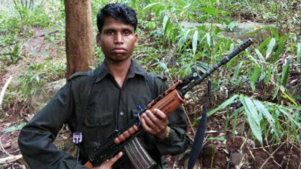 सेमरा के जंगल में पुलिस मुठभेड़ में मारे गए नक्सली की हुई पहचान, सिर पर था पांच लाख का इनाम…