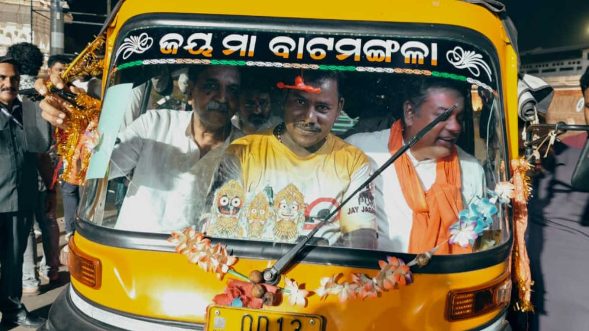 पीएम मोदी के रोड शो से पहले, पुरी की सड़कों पर भाजपा का अनूठा प्रचार, संबित पात्रा के साथ राजेश मूणत ने की ऑटो की सवारी, जनता को बताई मोदी की गारंटी…