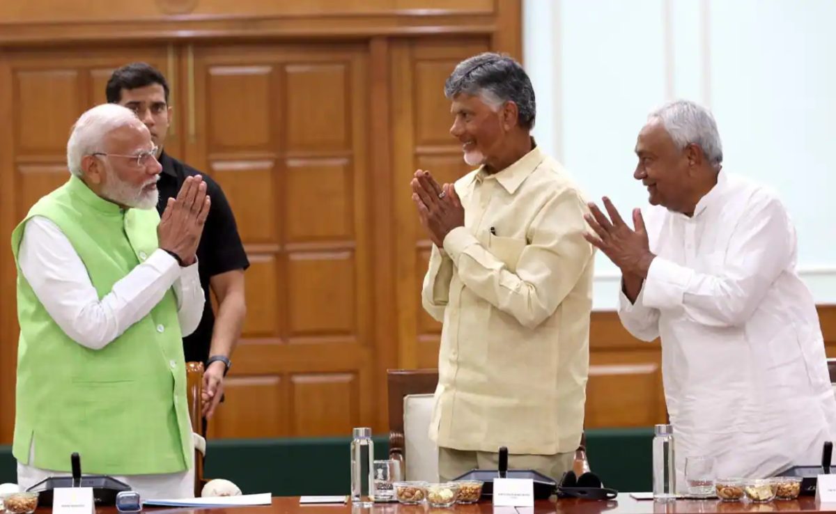 ‘कुछ महीनों में गिर जाएगी NDA सरकार…’ इस बड़े नेता के दावे से एनडीए की बढ़ी परेशानी