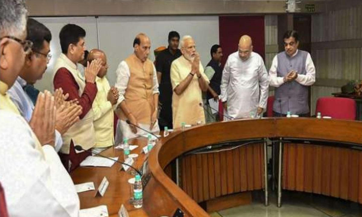 NDA Metting Live: पीएम आवास पर NDA की बैठक शुरू, नीतीश और नायडू भी पहुंचे