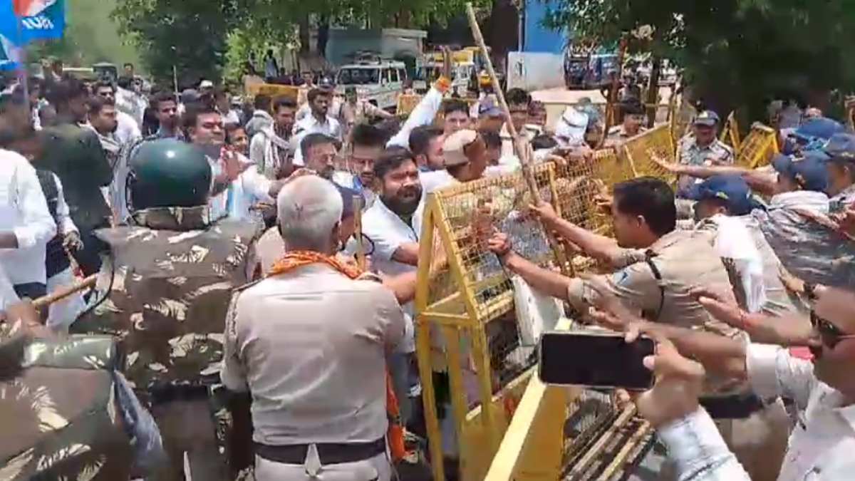 Rewa में NSUI का प्रदर्शन: डिप्टी CM के घर का घेराव, पुलिस के साथ हुई झड़प, कई छात्र गिरफ्तार