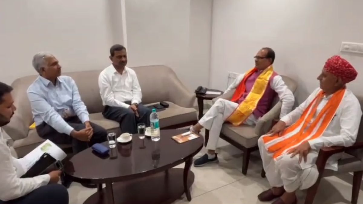 एक्शन में ‘शिव’ राज: मंत्री बनने के तुरंत बाद ली बैठक, खरीफ फसल, MSP, सिंचाई और रकबे की ली जानकारी, कहा- नया मंत्री आया है तो नया ही करेगा