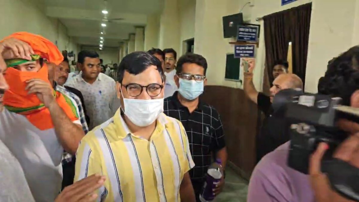 कोल घोटाला मामला: EOW ने 5 कलेक्शन एजेंट्स को कोर्ट में किया पेश, मुईनुद्दीन कुरैशी और रोशन सिंह की बढ़ी रिमांड…