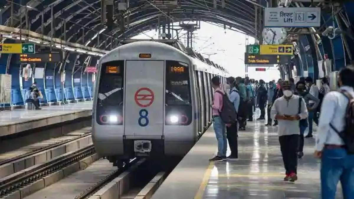 दिल्ली मेट्रो स्टेशनों पर AI कैमरों से निगरानी होगी