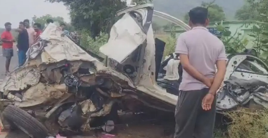 Odisha News: ओडिशा के कालाहांडी में तेज रफ्तार कार ने ट्रैक्टर को मारी टक्कर, 4 की मौत