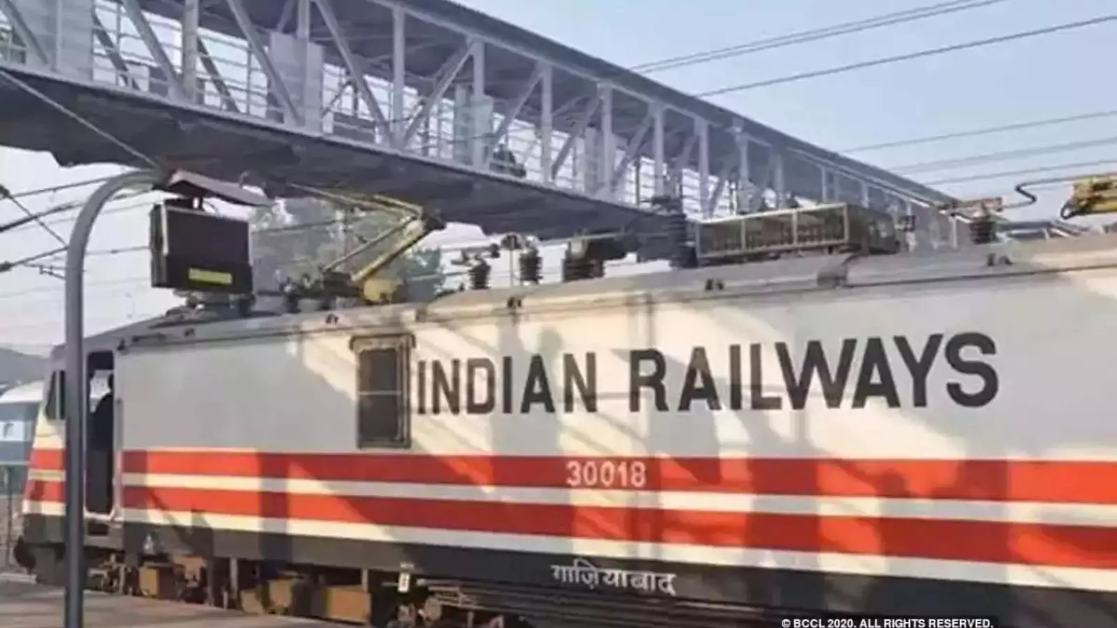 रेलवे ने किया 155 लोको पायलट का तबादला, मचा बवाल… कई ने की वालेंटियर रिटायरमेंट की तैयारी