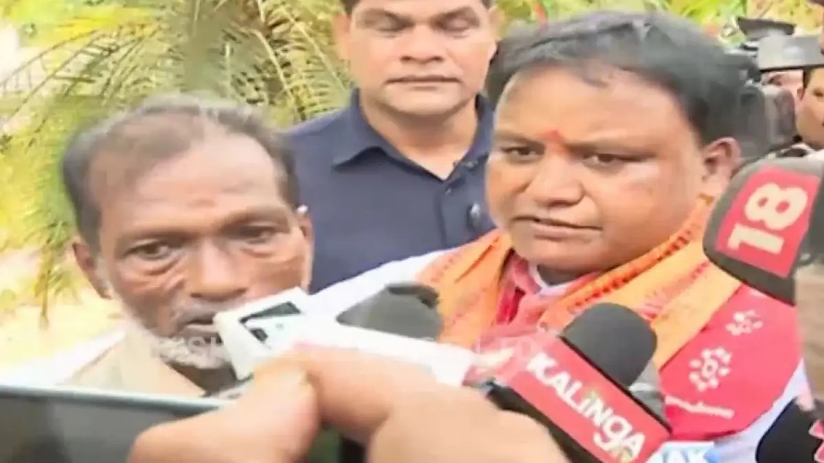 Odisha News: CM की शपथ लेने से पहले मोहन माझी ने सुनी चपरासी की शिकायत, बोले- ये गरीबों की सरकार है’