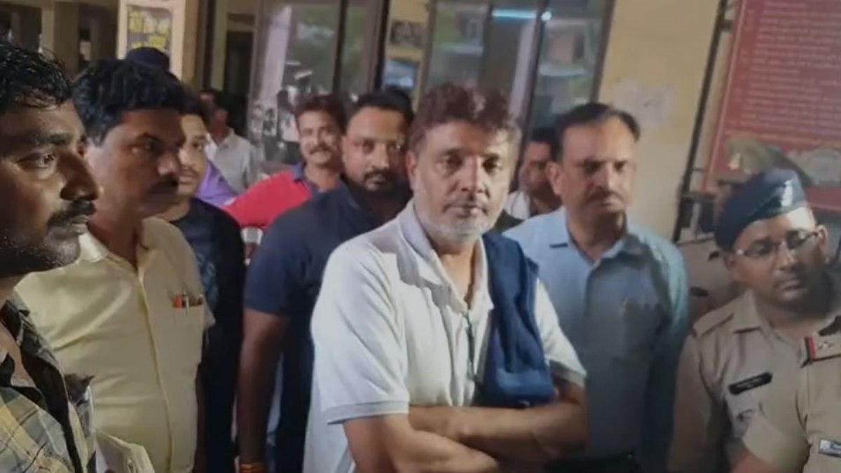 CG NEWS: यूपी STF ने अनवर ढेबर को कोर्ट में किया पेश, होलोग्राम केस में प्रोडक्शन वारंट की तैयारी…