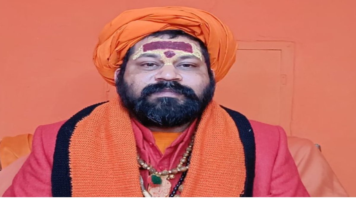 विवादों के बीच CM Yogi से मिले हनुमानगढ़ी के महंत, जानें क्या हुई बात ?