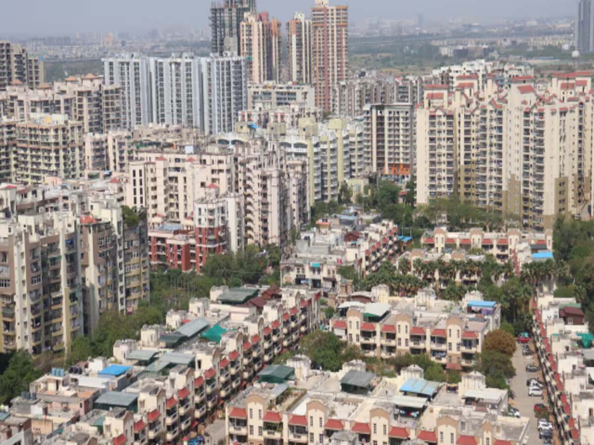 नोएडा एयरपोर्ट के पास एक क्लिक में मिलेगा घर