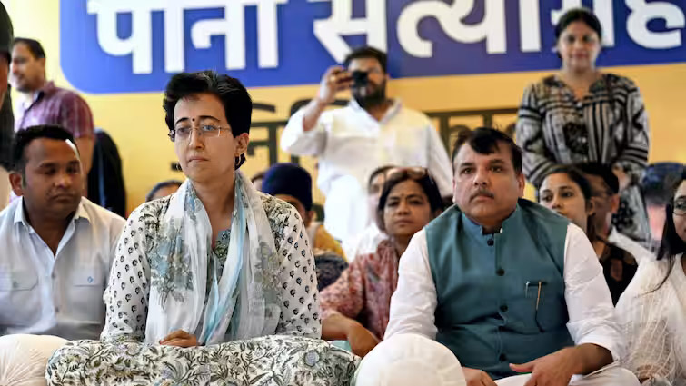 संजय सिंह ने कहा- जान पर खतरा देख खत्म कराया गया आतिशी का अनशन