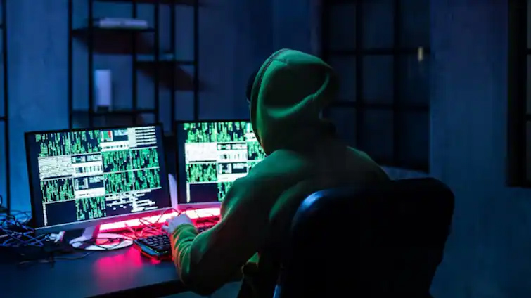 नोएडा में डिजिटल अरेस्ट कर युवक से 14 लाख ऐंठे