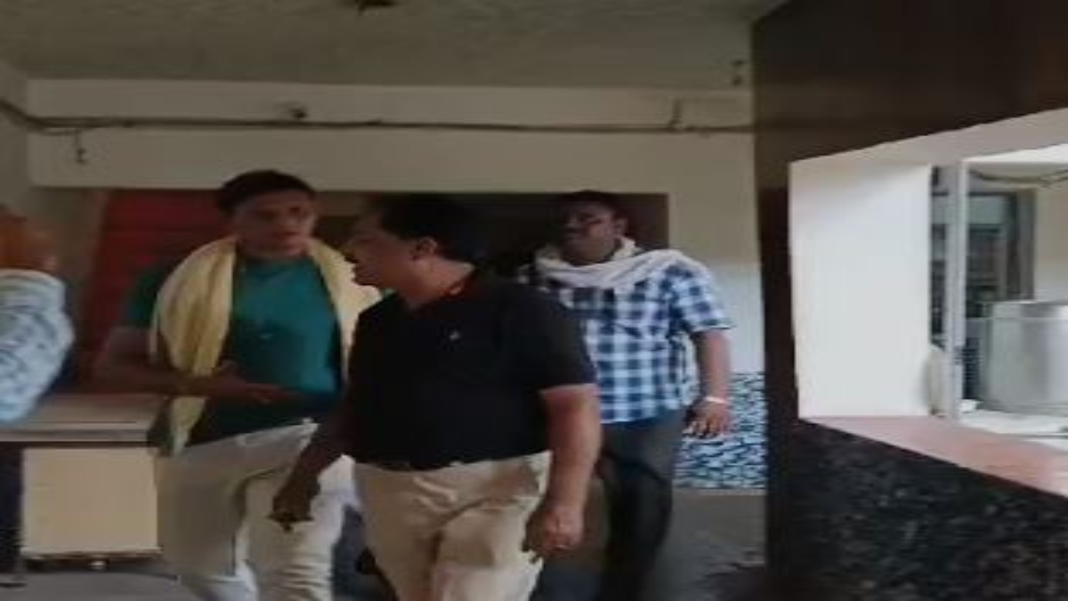 लोकायुक्त ने 6 हजार की रिश्वत लेते बाबू को किया गिरफ्तार, एरियर्स दिलाने के एवज में मांगी थी घूस