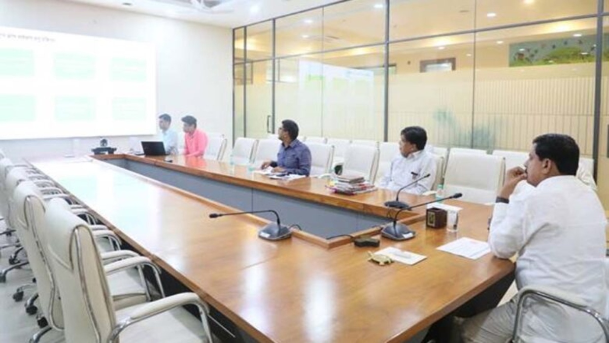 किसानों के हित में खरीफ: सीएम मोहन ने  अधिकारियों को दिए निर्देश, कहा- 2024 से लागू करें डिजिटल क्रॉप सर्वे परियोजना 