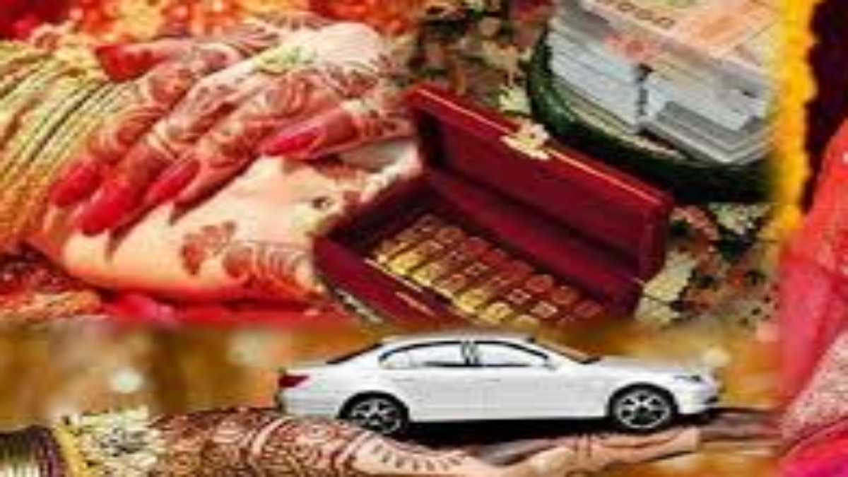 जनसुनवाई में पहुंची दहेज उत्पीड़न की शिकार महिला: लगाई न्याय की गुहार, बोली- कांस्टेबल पति और ससुराल पक्ष कर रहा प्रताड़ित    