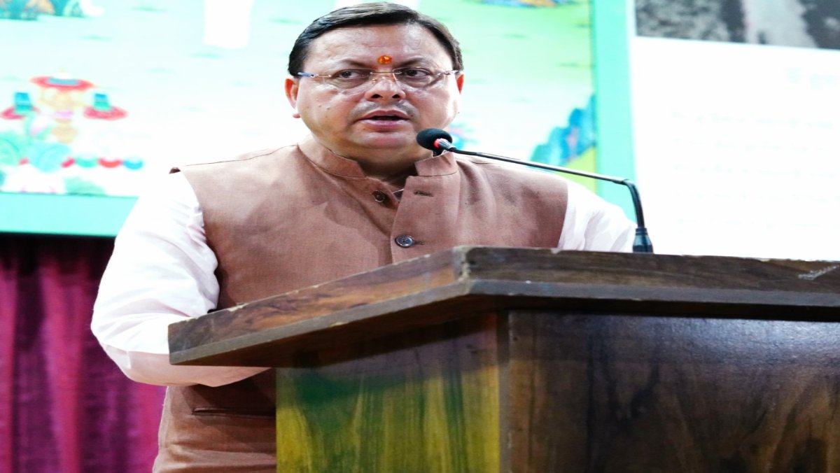 CM धामी ने बुद्धा टेंपल में ‘मन की बात’ सुनने आए पर्यटकों से की मुलाकात, सुनी जनता की समस्याएं