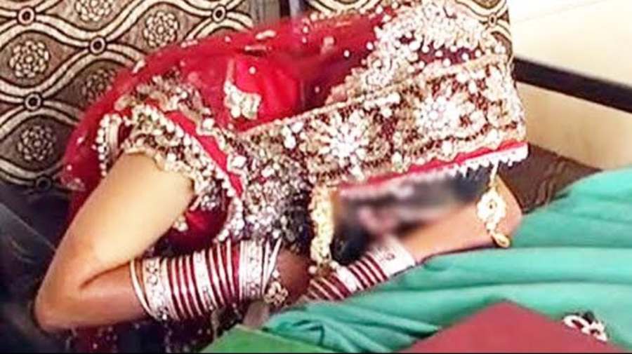 पत्नी नहीं कर पा रही थी खुश, पति ने की टीचर से दूसरी शादी, वह भी चली गई मायके, फिर…