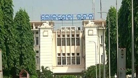 ओडिशा : 22 अधिकारियों को दिखाया गया सीएमओ से बाहर का रास्ता