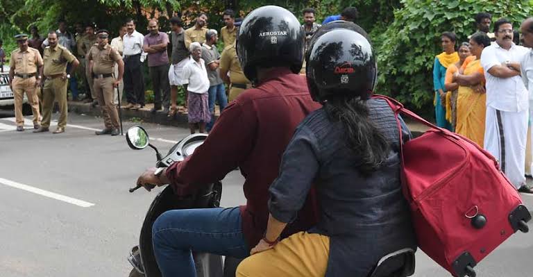 गजपति में बीईओ ने शिक्षकों को दी चेतावनी, ‘अगर आपको वेतन चाहिए तो हेलमेट पहनें’