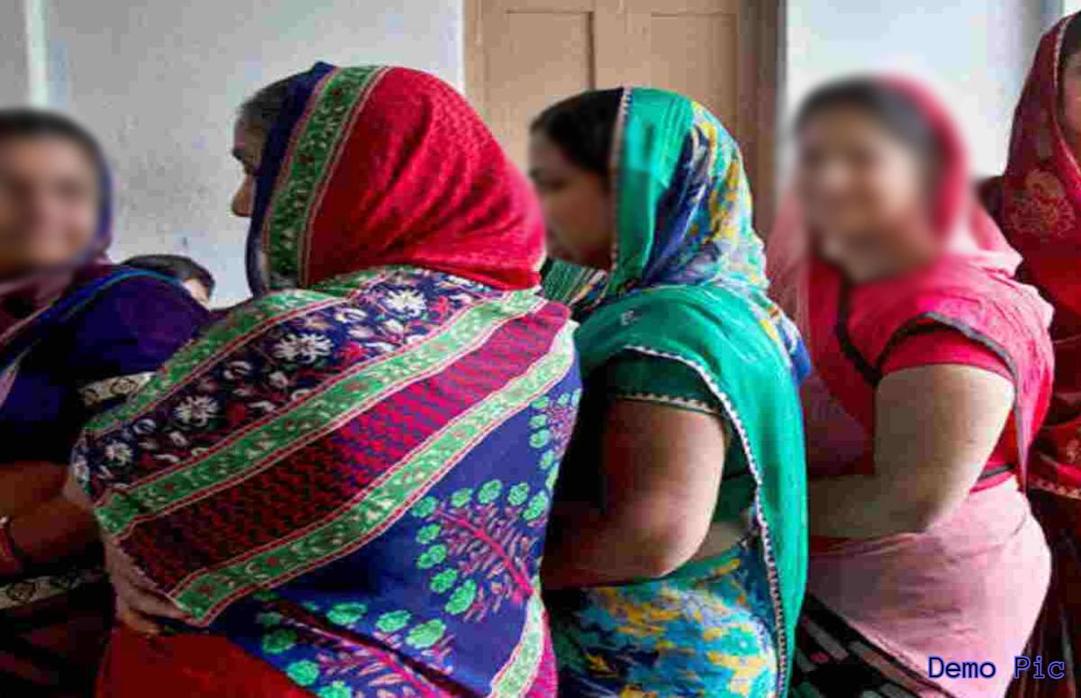 पति की मौत के बाद अनुकंपा नौकरी मांगने पहुंच गईं 3 पत्नियां, चकराए अफसर